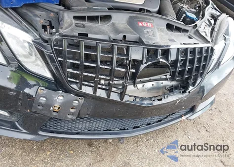 2011 Mercedes-Benz E 350 4Matic z USA, uszkodzony, nr VIN WDDHF8HB1BA432394